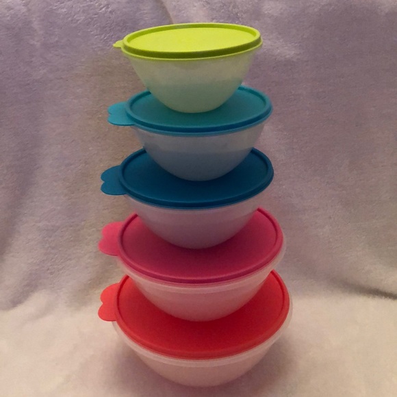 Tupperware 5 piece Wonderlier bowl set